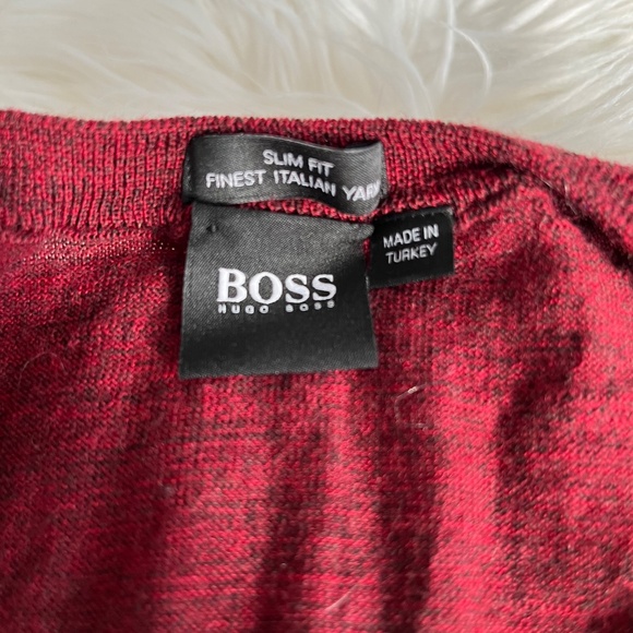 Hugo Boss V-Neck pull over sweater - Picture 3 of 4